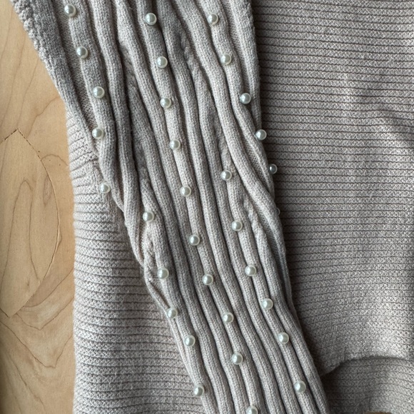 Frank Lyman Design Pearl-Accented Cream Sweater - Picture 4 of 5